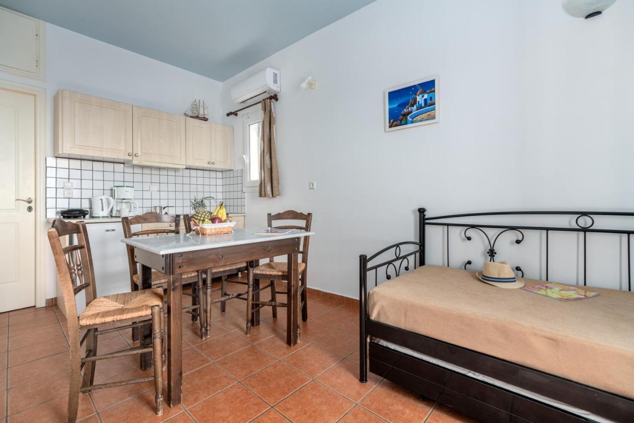 Reggina'S Apartments 菲尼卡斯 外观 照片
